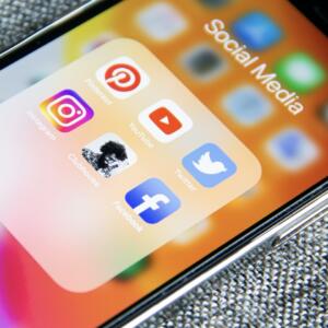 social media app development 