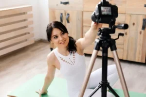 How to Become a Cam Girl and Succeed in 2025