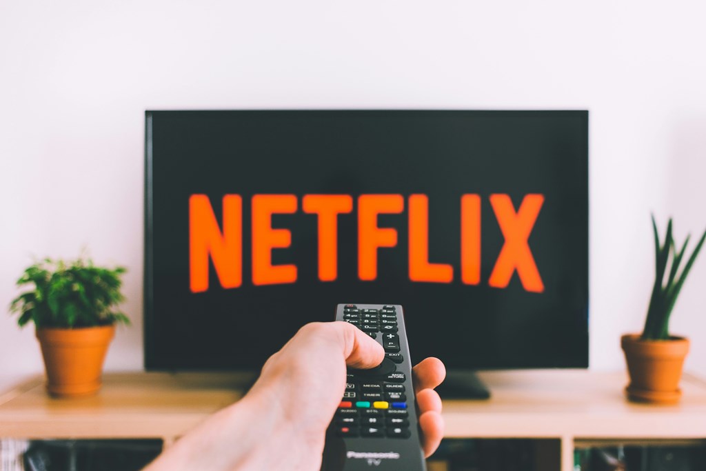 how does netflix maintain a high customer retention rate?
