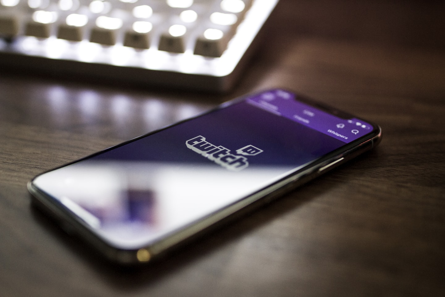 Live streamer working in a modern setup designed to bring viewers back for repeat sessions