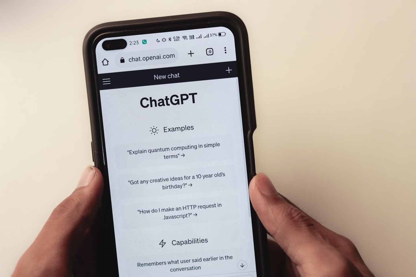 Mobile chat app interface for a psychic reading service, showing convenient live client communication and session