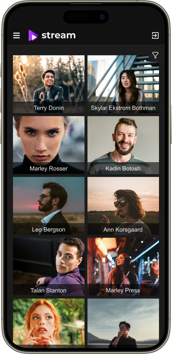 Provider gallery with online status in a Scrile Stream video chat site